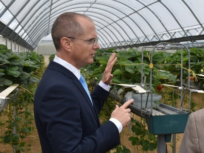 Israeli Minister for Agriculture and Rural Development, Oded Forer, at NIAB East Malling